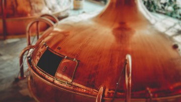 photo 1445140463371 d8036feedc2f